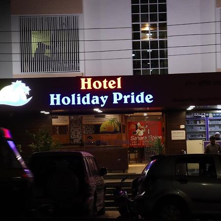 Hotel Holiday Pride Aurangabad  Buitenkant foto