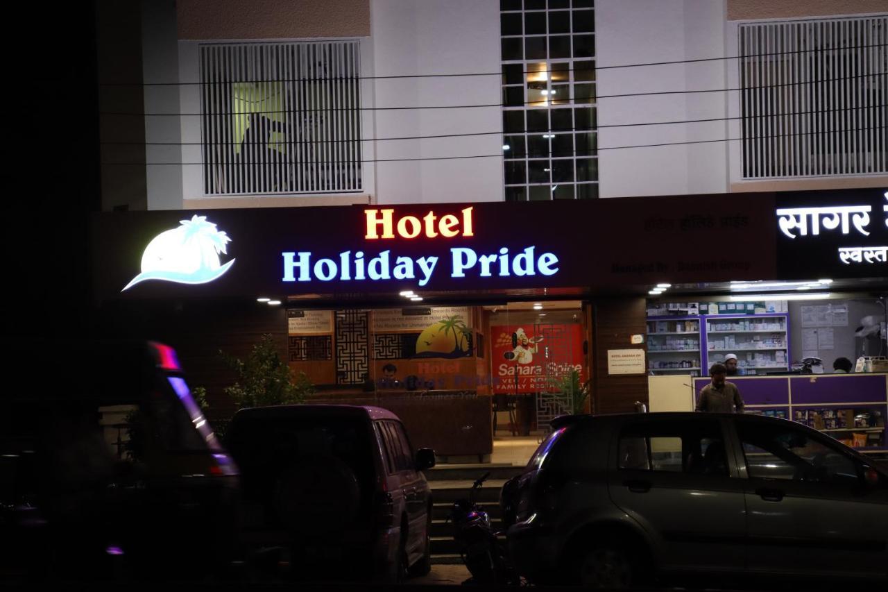 Hotel Holiday Pride Aurangabad  Buitenkant foto