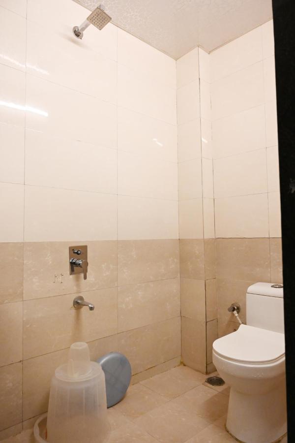 Hotel Holiday Pride Aurangabad  Buitenkant foto